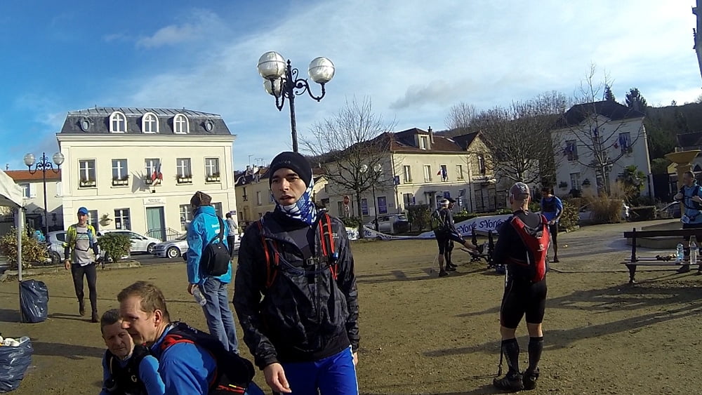 Le second ravitaillements lors du maxicross de Bouffémont
